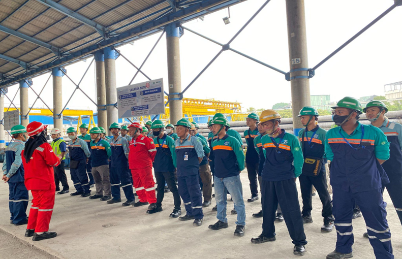 Daily Safety Toolbox Meeting Image